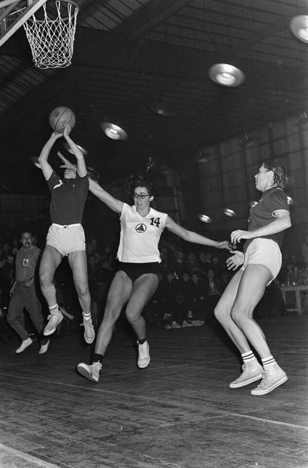 European Cup: AMVJ against Slavia Sofia 64-82, game action, 18 December 1965